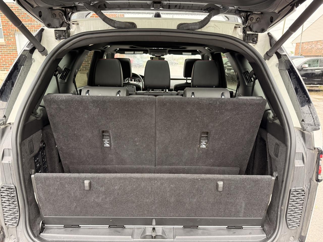 2019 Land Rover Discovery HSE Luxury | Clean CARFAX Photo