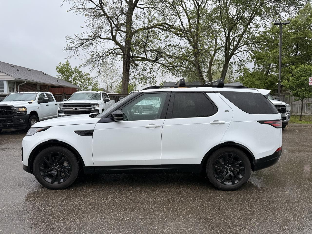 2019 Land Rover Discovery HSE Luxury | Clean CARFAX Photo3