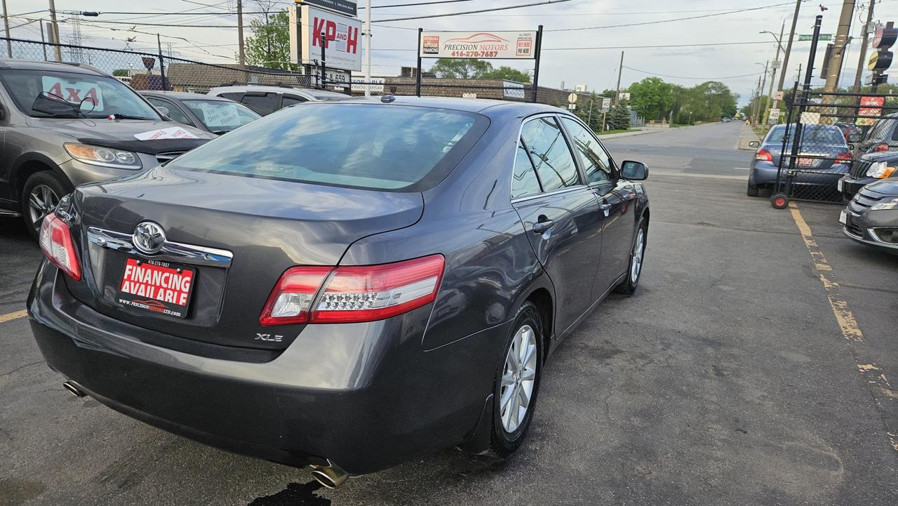 2011 Toyota Camry XLE Photo3