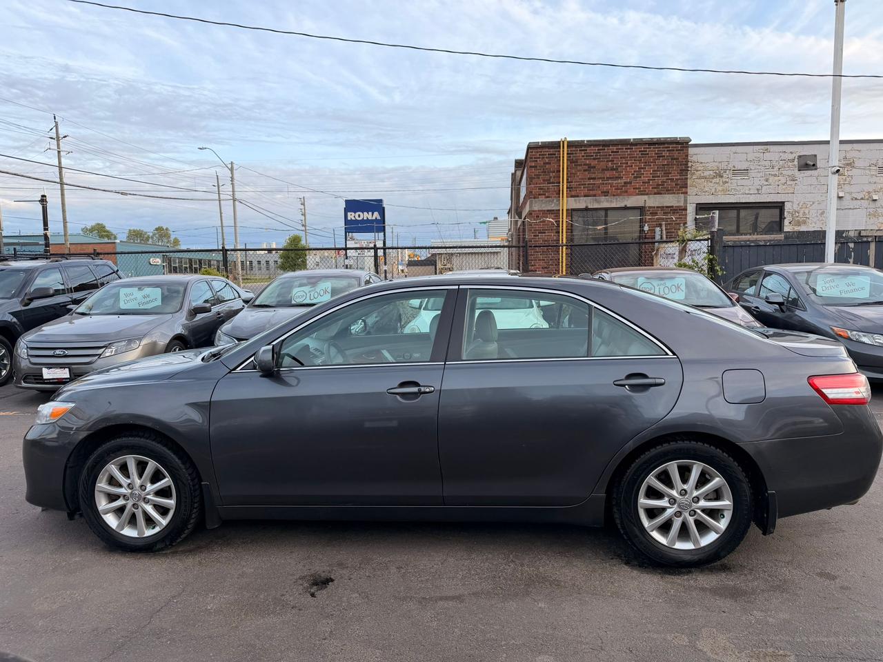 2011 Toyota Camry XLE Photo
