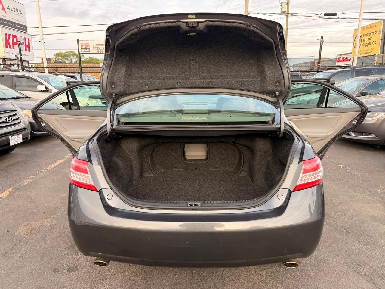 2011 Toyota Camry XLE Photo