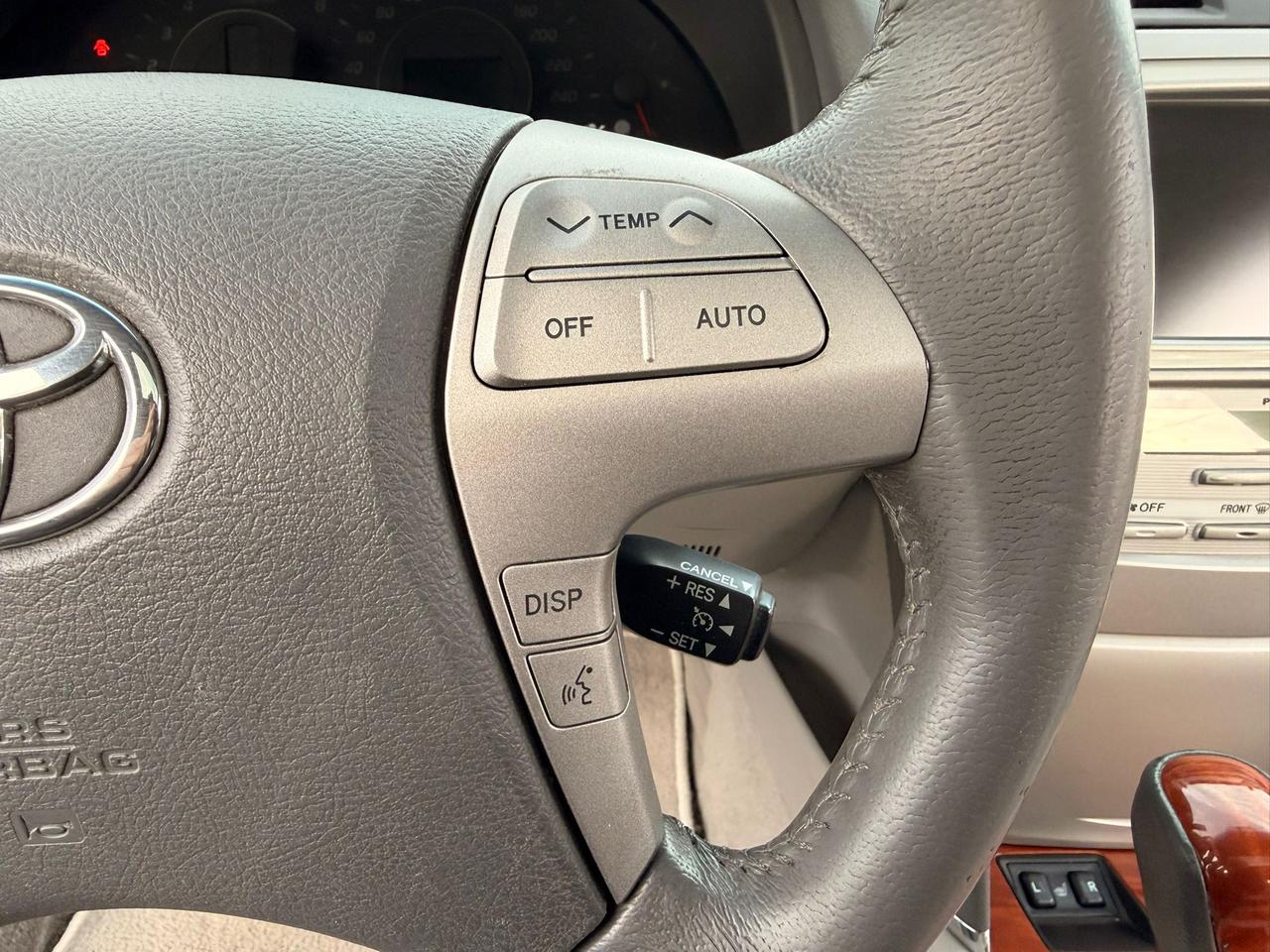 2011 Toyota Camry XLE Photo