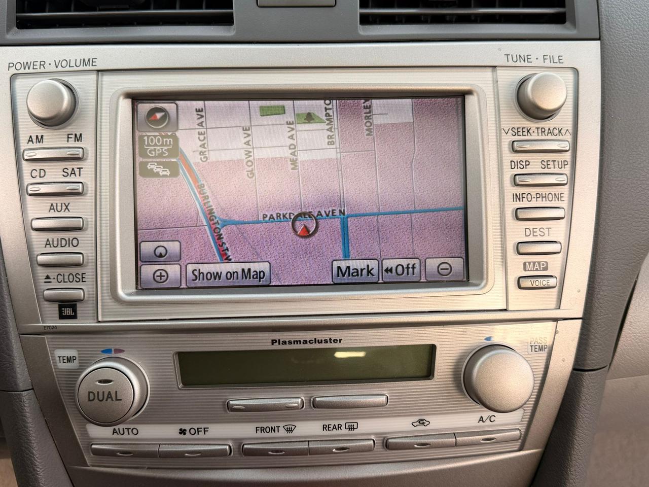 2011 Toyota Camry XLE Photo