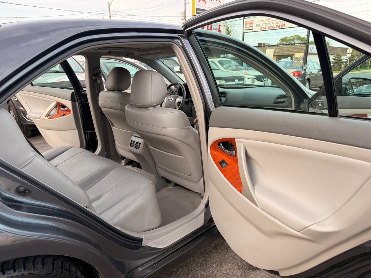 2011 Toyota Camry XLE Photo