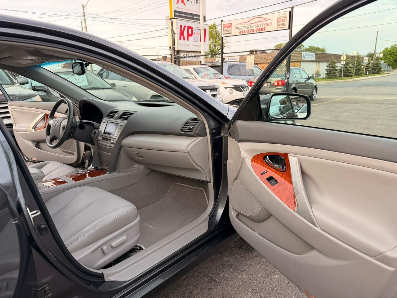 2011 Toyota Camry XLE Photo