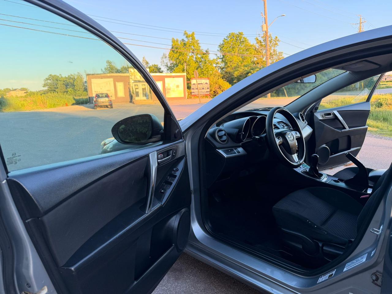 2012 Mazda MAZDA3 GS-SKY Photo