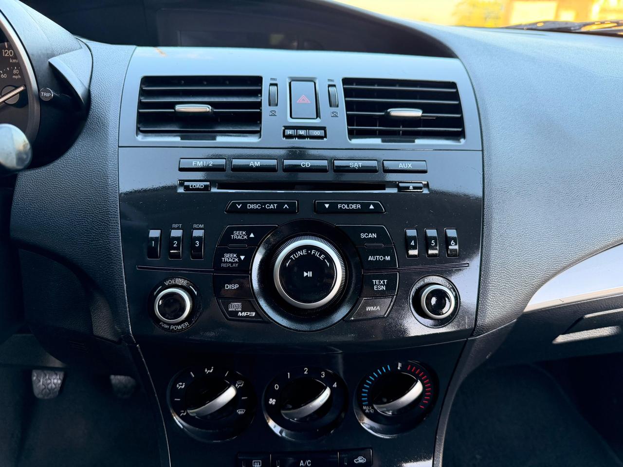 2012 Mazda MAZDA3 GS-SKY Photo