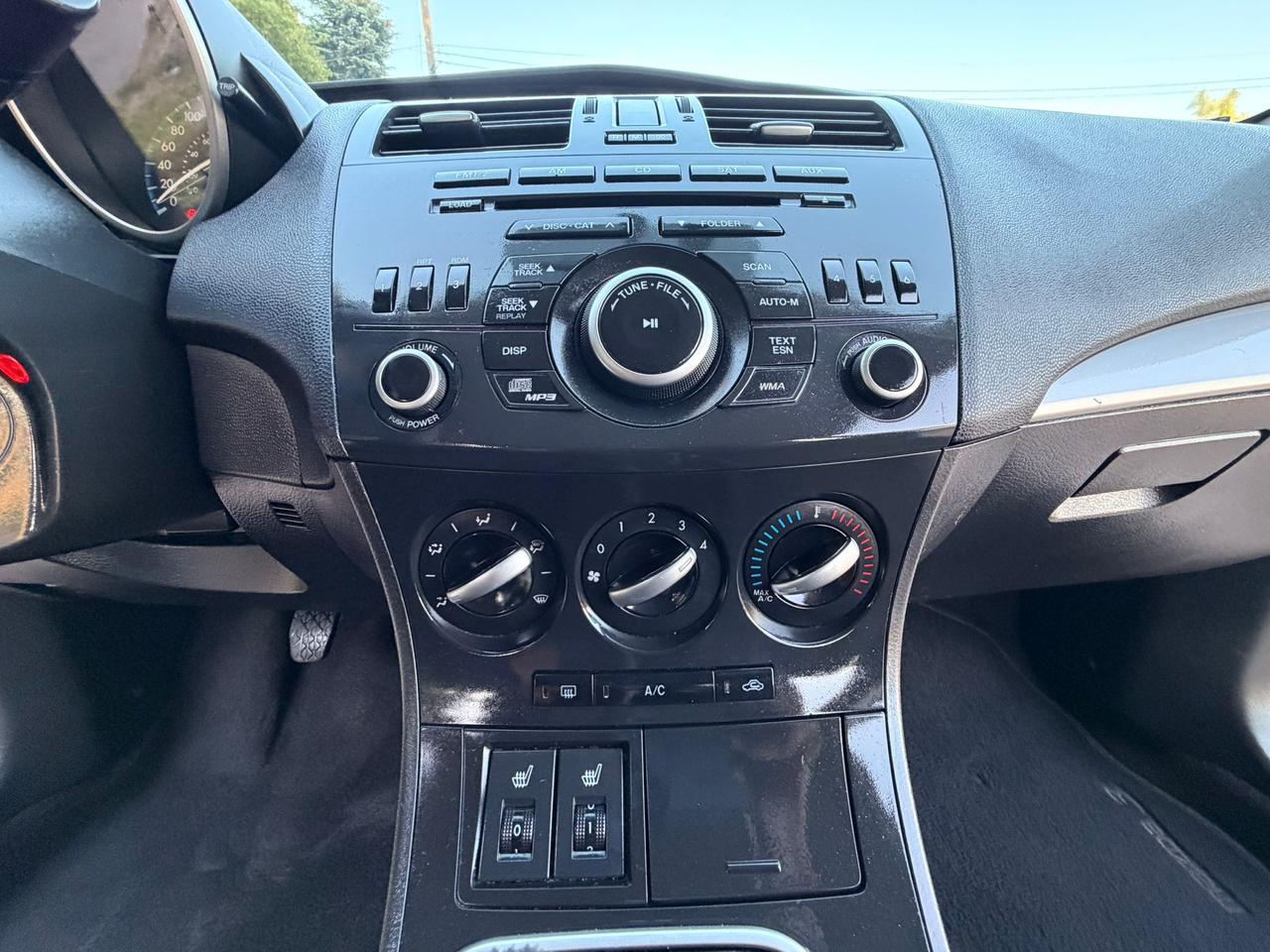 2012 Mazda MAZDA3 GS-SKY Photo