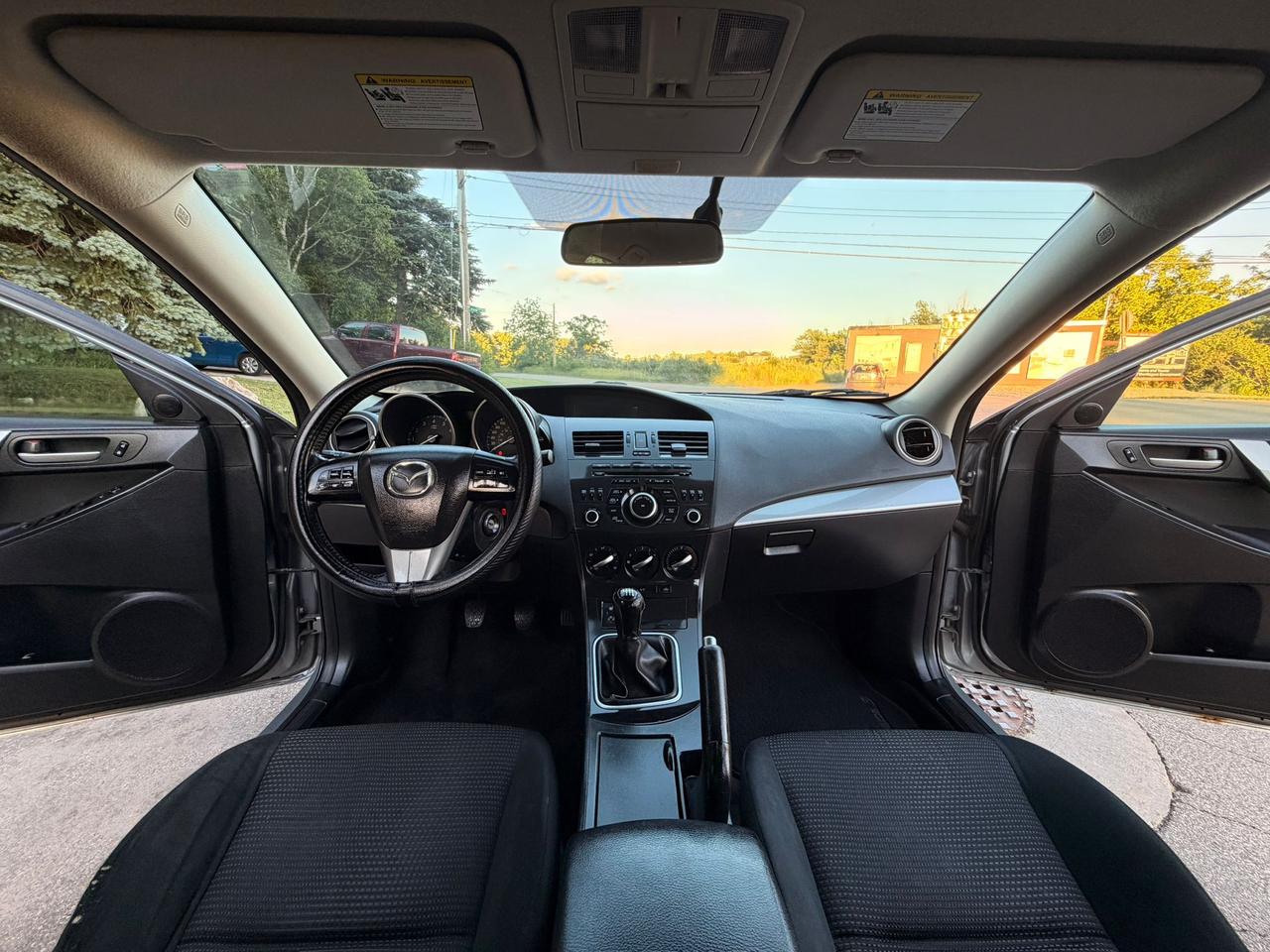 2012 Mazda MAZDA3 GS-SKY Photo