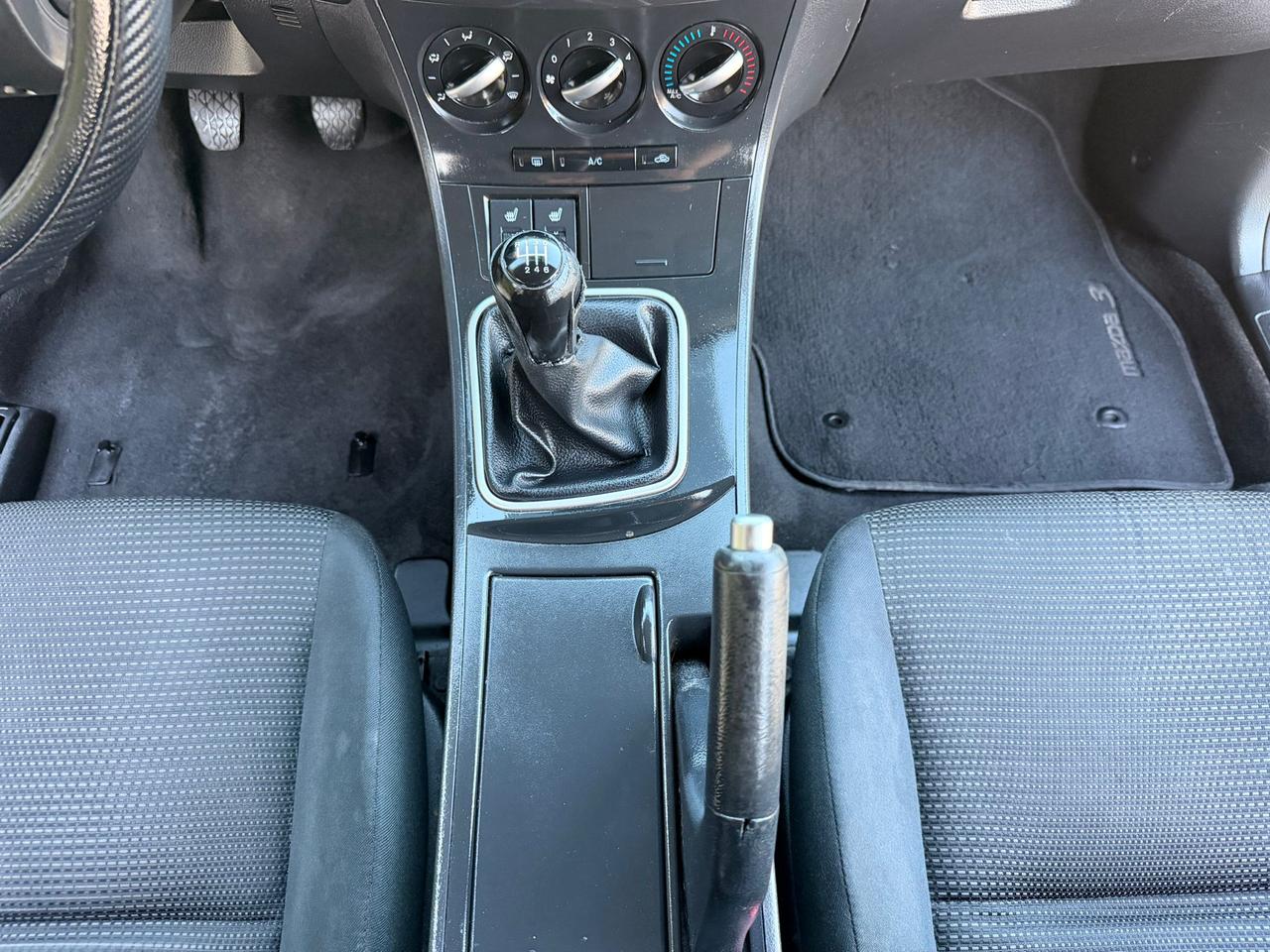 2012 Mazda MAZDA3 GS-SKY Photo