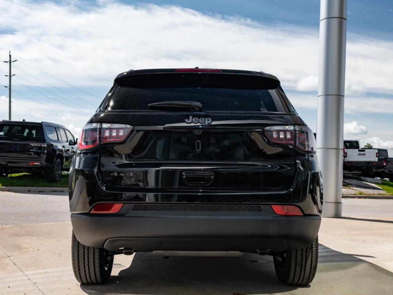 2026 Jeep Compass NORTH Photo