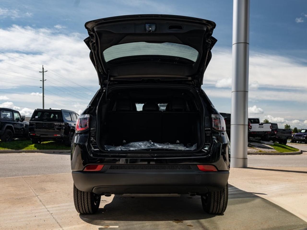2026 Jeep Compass NORTH Photo