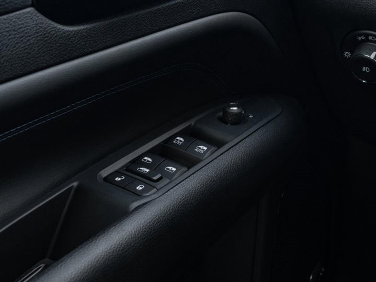 2026 Jeep Compass NORTH Photo