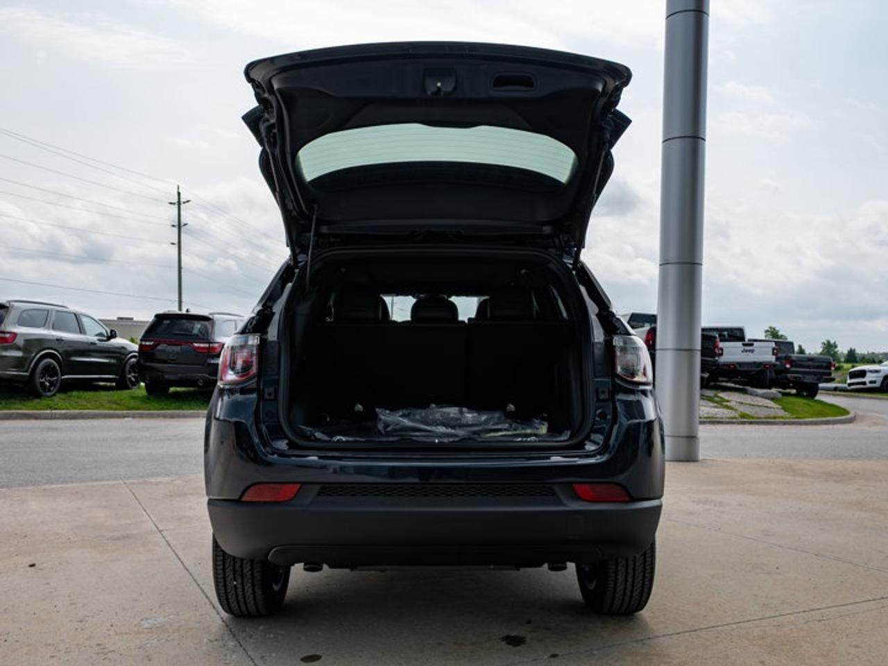 2026 Jeep Compass NORTH Photo