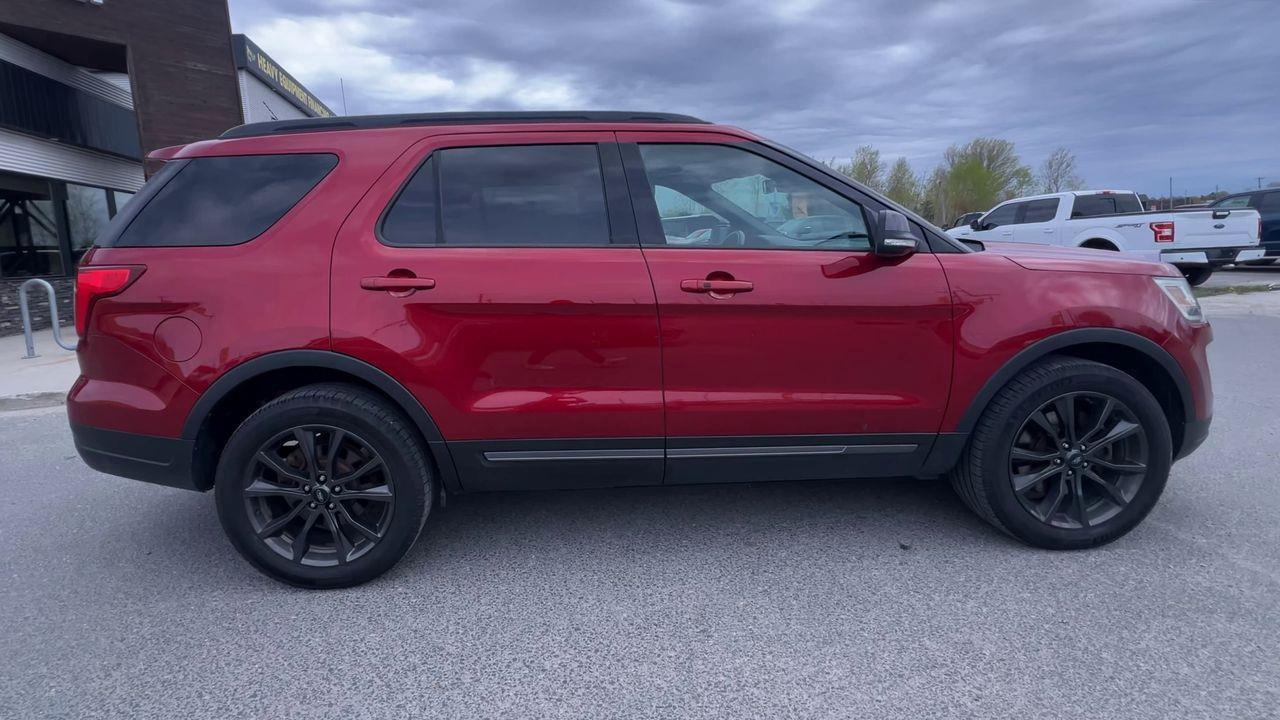 2019 Ford Explorer XLT 4X4 Photo4