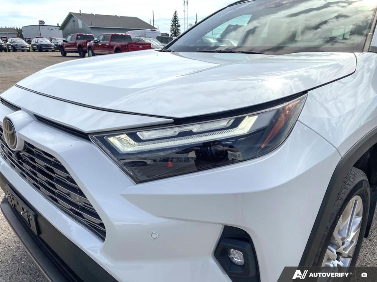 2025 Toyota RAV4 Limited LOW KM | CLEAN HISTORY | 2.5L Photo
