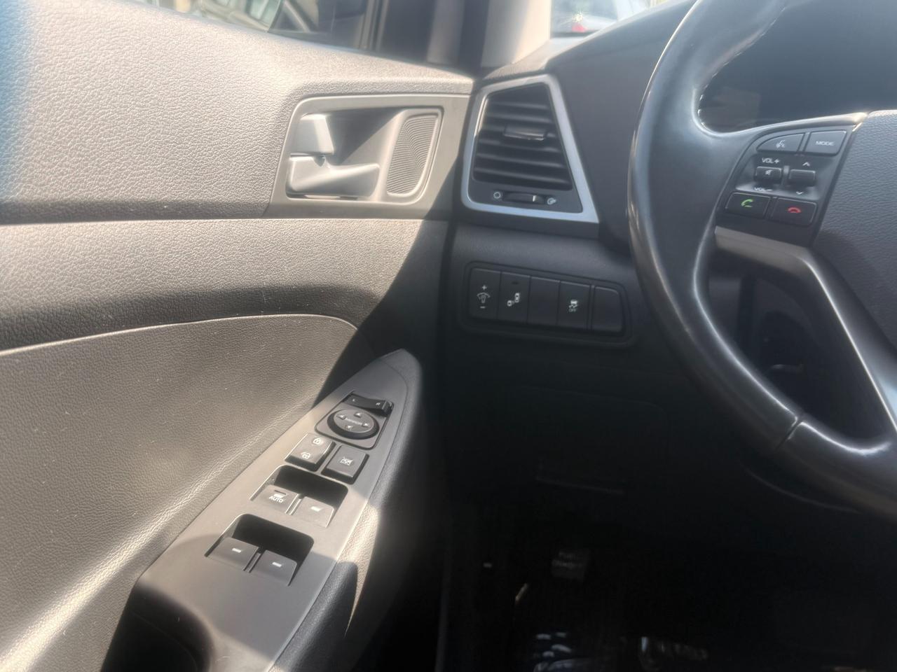 2017 Hyundai Tucson SE Photo