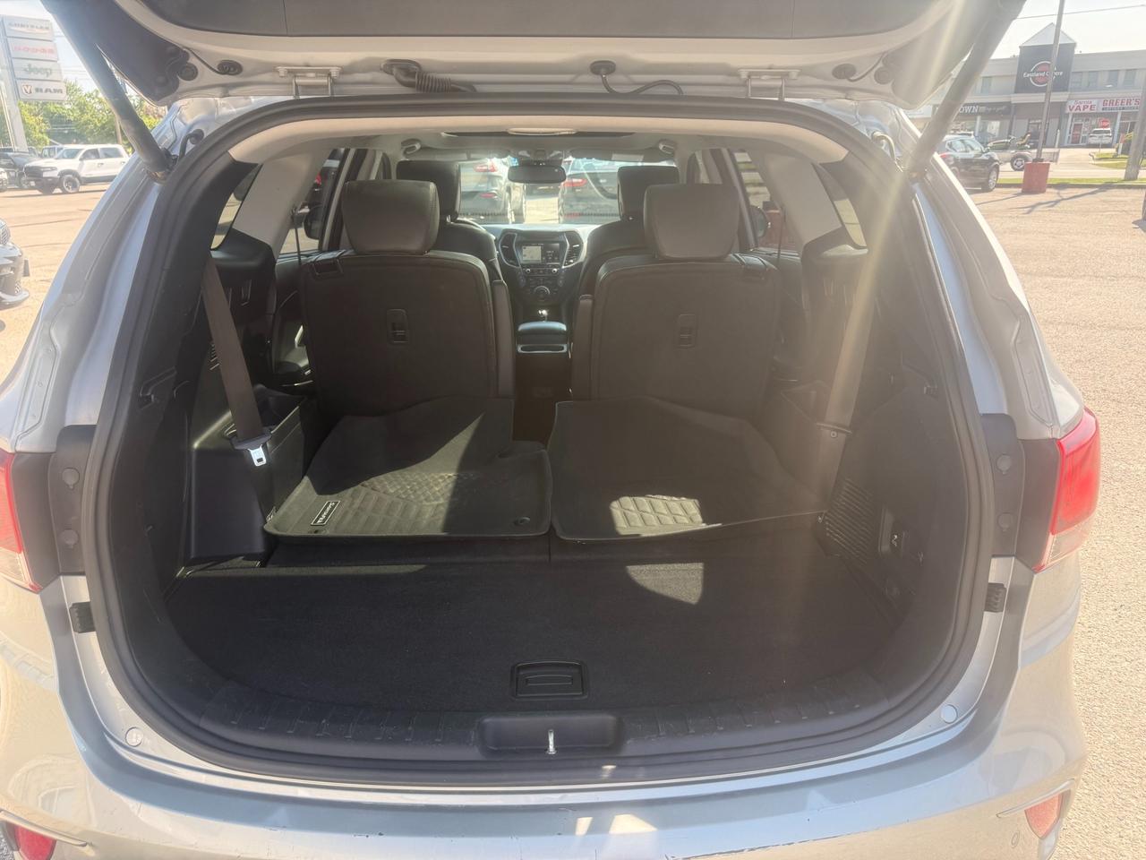 2017 Hyundai Santa Fe XL Luxury 6 Passenger Photo