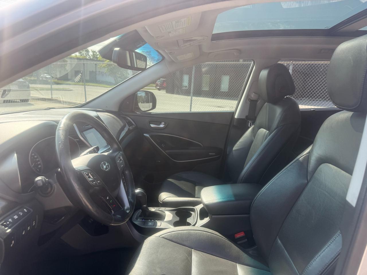 2017 Hyundai Santa Fe XL Luxury 6 Passenger Photo