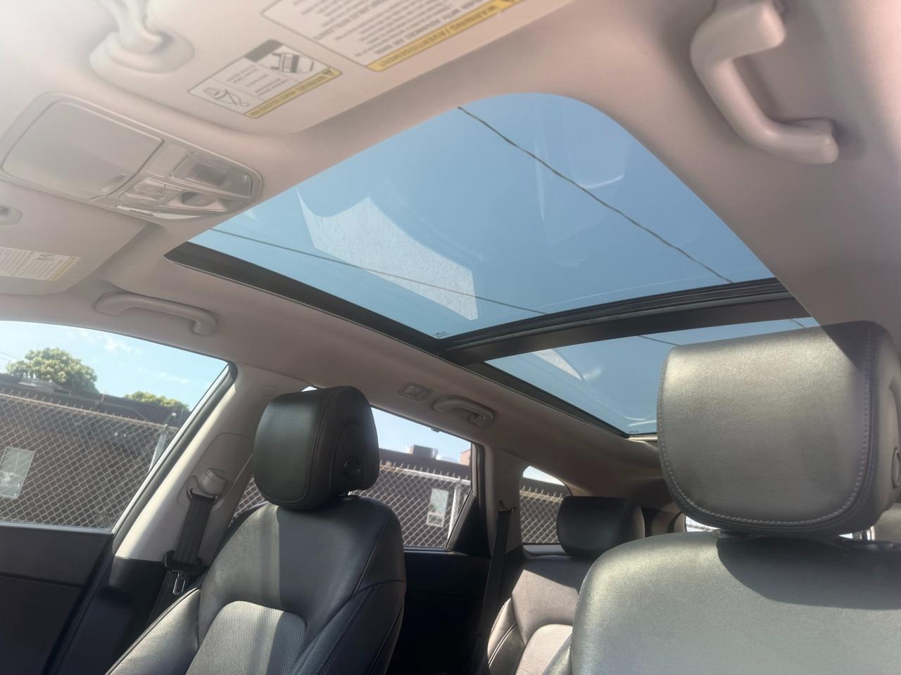 2017 Hyundai Santa Fe XL Luxury 6 Passenger Photo