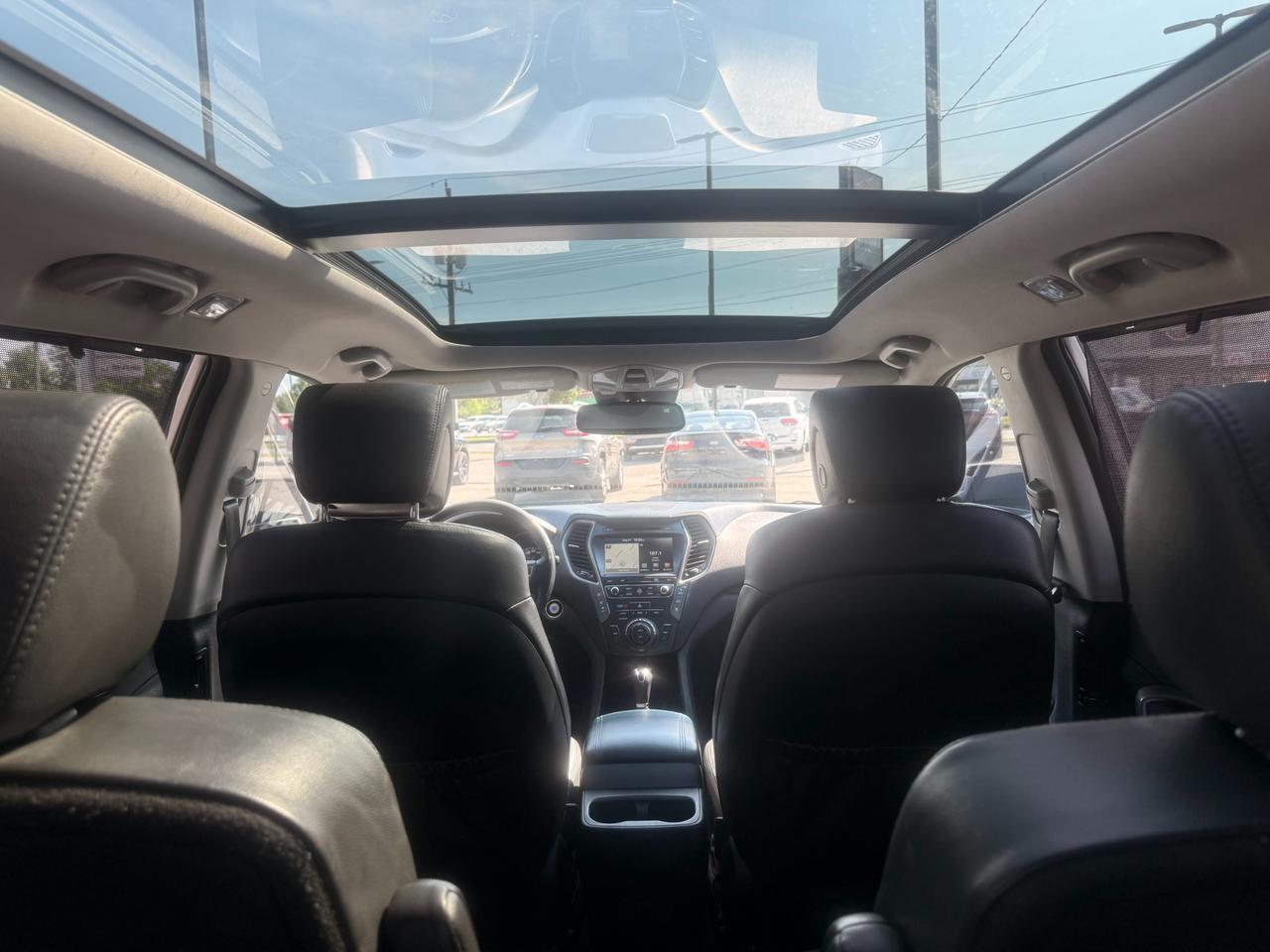 2017 Hyundai Santa Fe XL Luxury 6 Passenger Photo