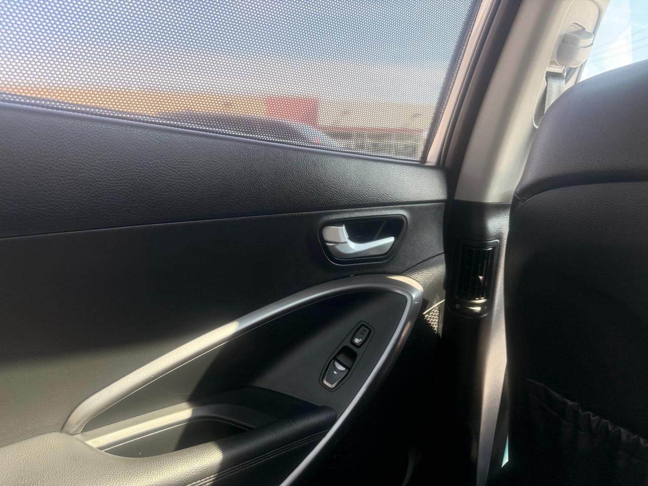 2017 Hyundai Santa Fe XL Luxury 6 Passenger Photo