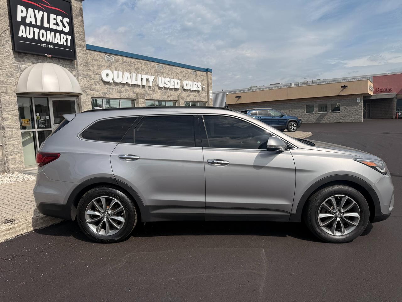 2017 Hyundai Santa Fe XL Luxury 6 Passenger Photo