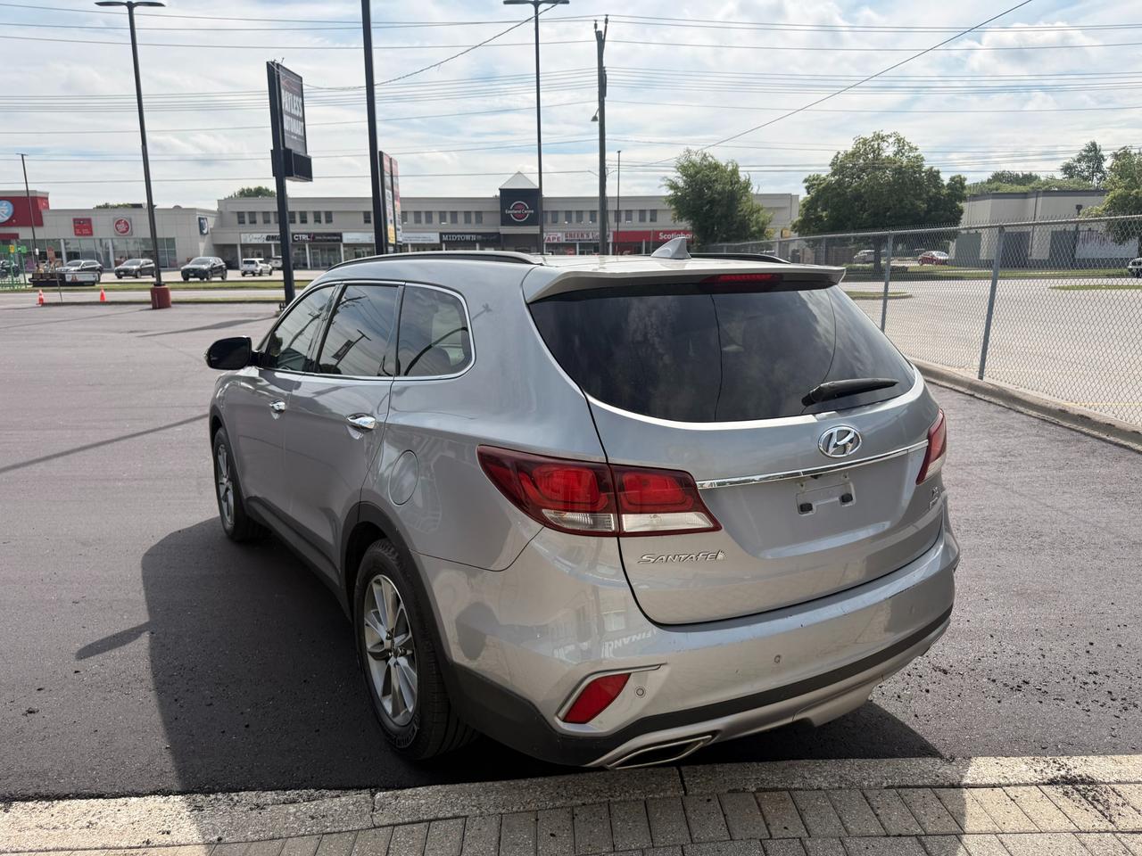 2017 Hyundai Santa Fe XL Luxury 6 Passenger Photo