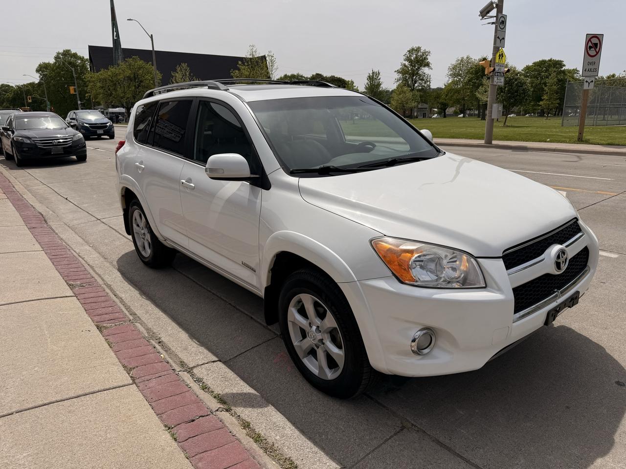 2012 Toyota RAV4 4WD 4dr I4 Limited Photo4