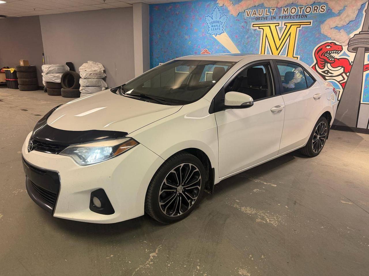 2015 Toyota Corolla 4dr Sdn Man Photo0