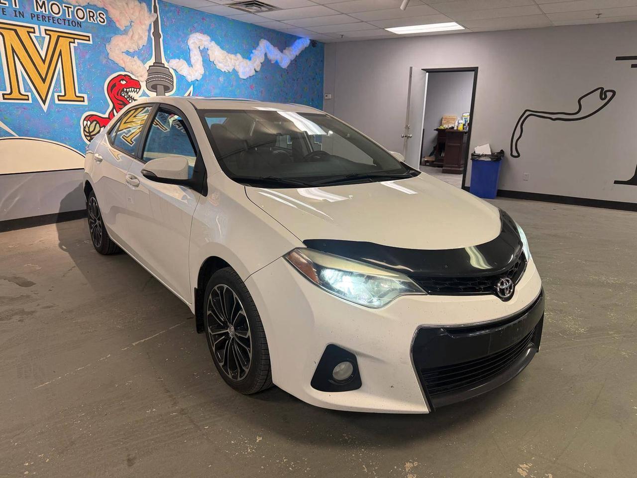 2015 Toyota Corolla 4dr Sdn Man Photo