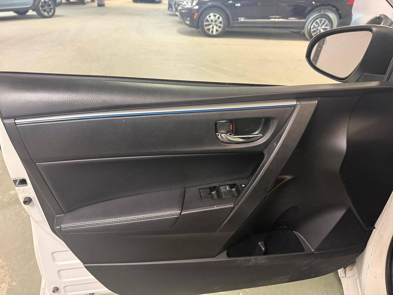 2015 Toyota Corolla 4dr Sdn Man Photo