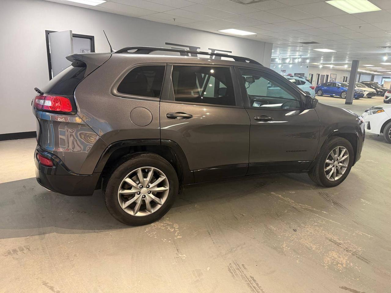 2018 Jeep Cherokee North Special Edition 4x4 , 24 DEALER SERVICE RECORDS Photo3