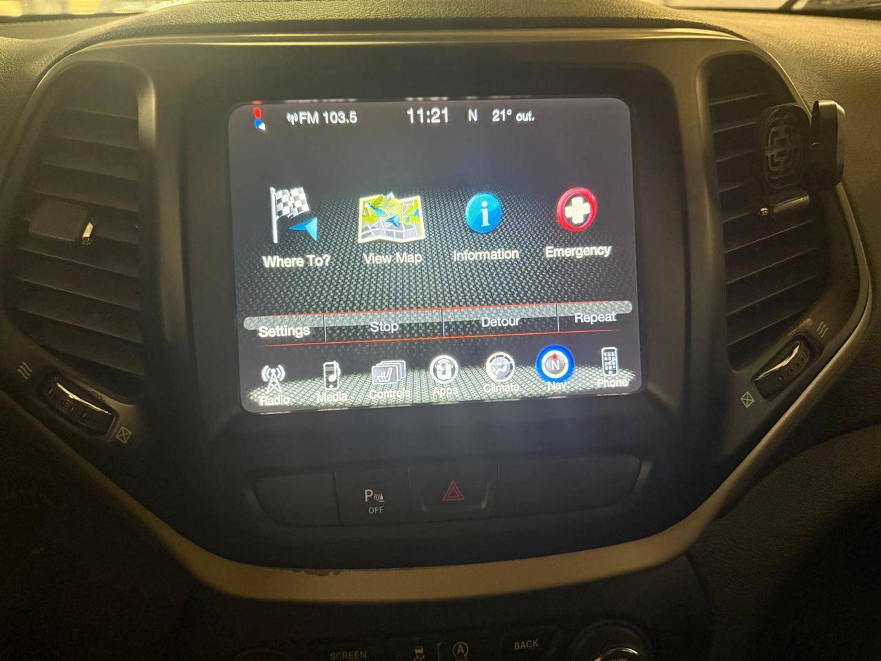 2018 Jeep Cherokee North Special Edition 4x4 , 24 DEALER SERVICE RECORDS Photo