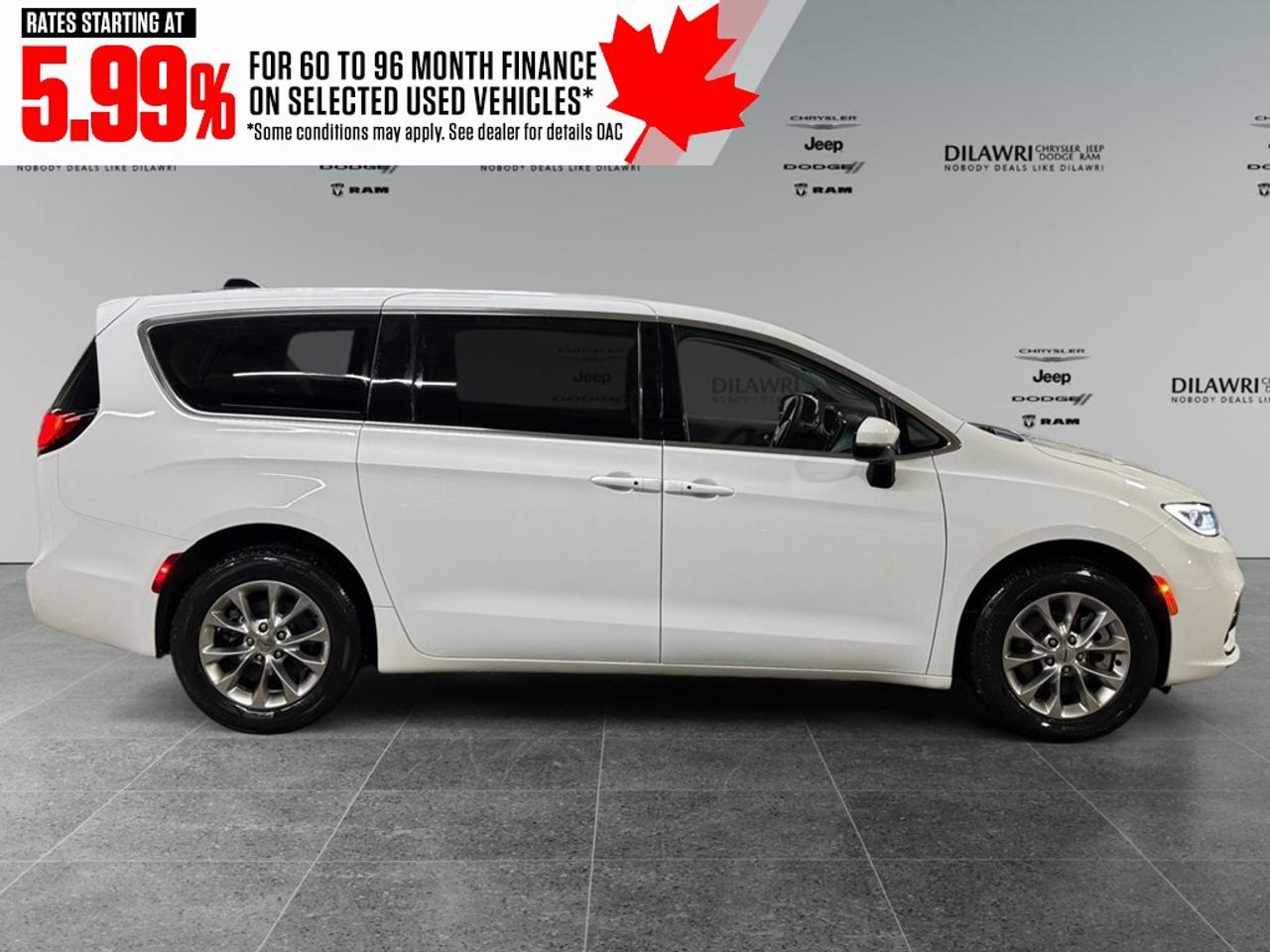 2023 Chrysler Pacifica TOURING L AWD Photo