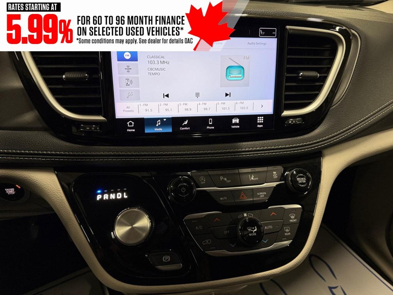 2023 Chrysler Pacifica TOURING L AWD Photo