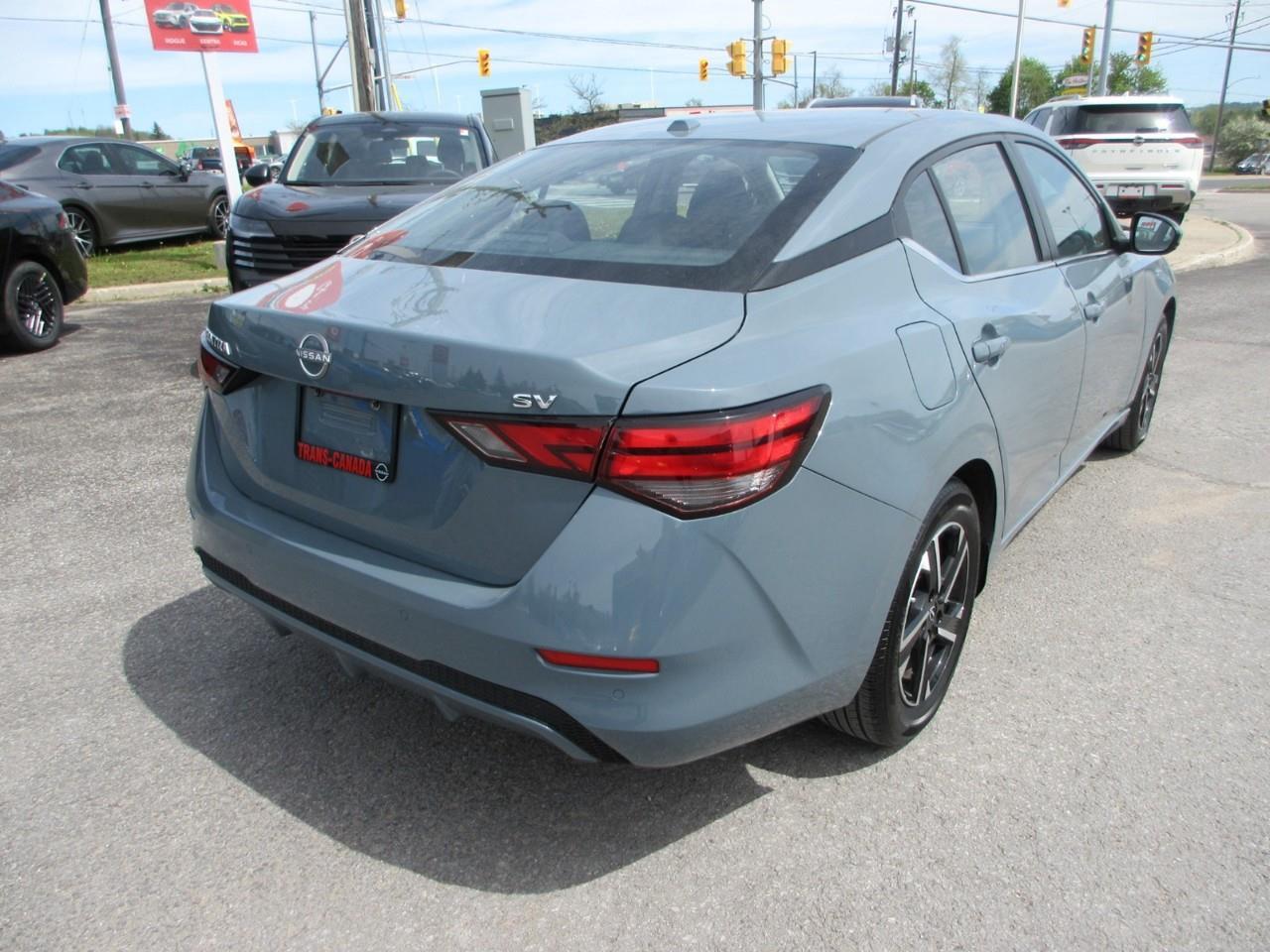 2025 Nissan Sentra SV Photo4