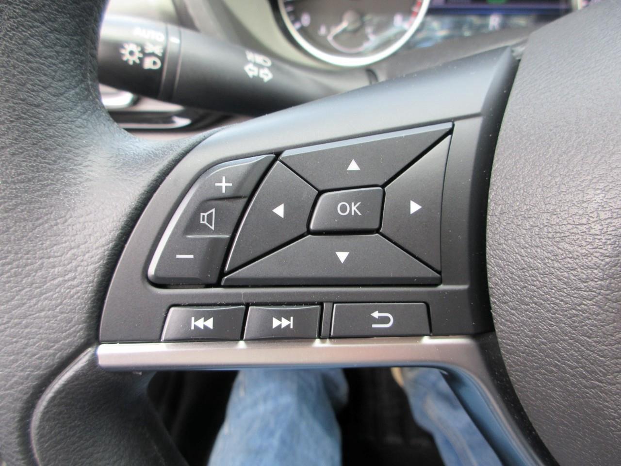 2025 Nissan Sentra SV Photo