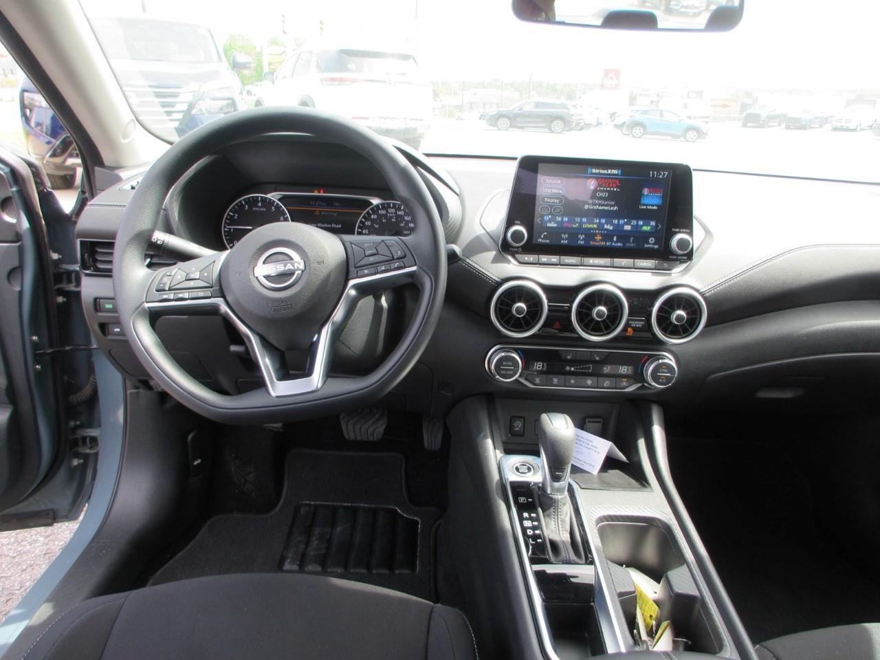 2025 Nissan Sentra SV Photo