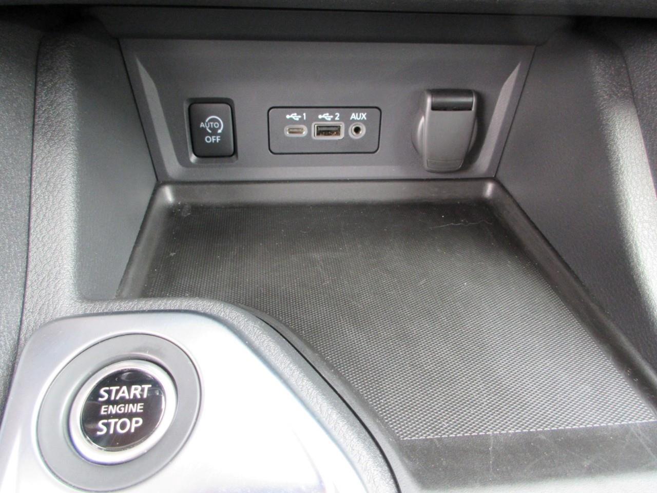 2025 Nissan Sentra SV Photo