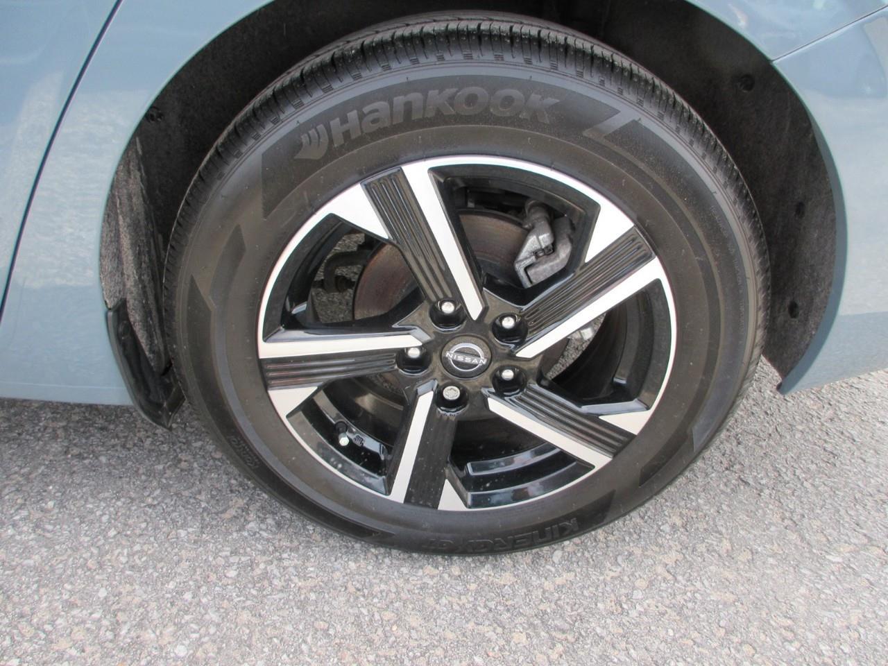 2025 Nissan Sentra SV Photo