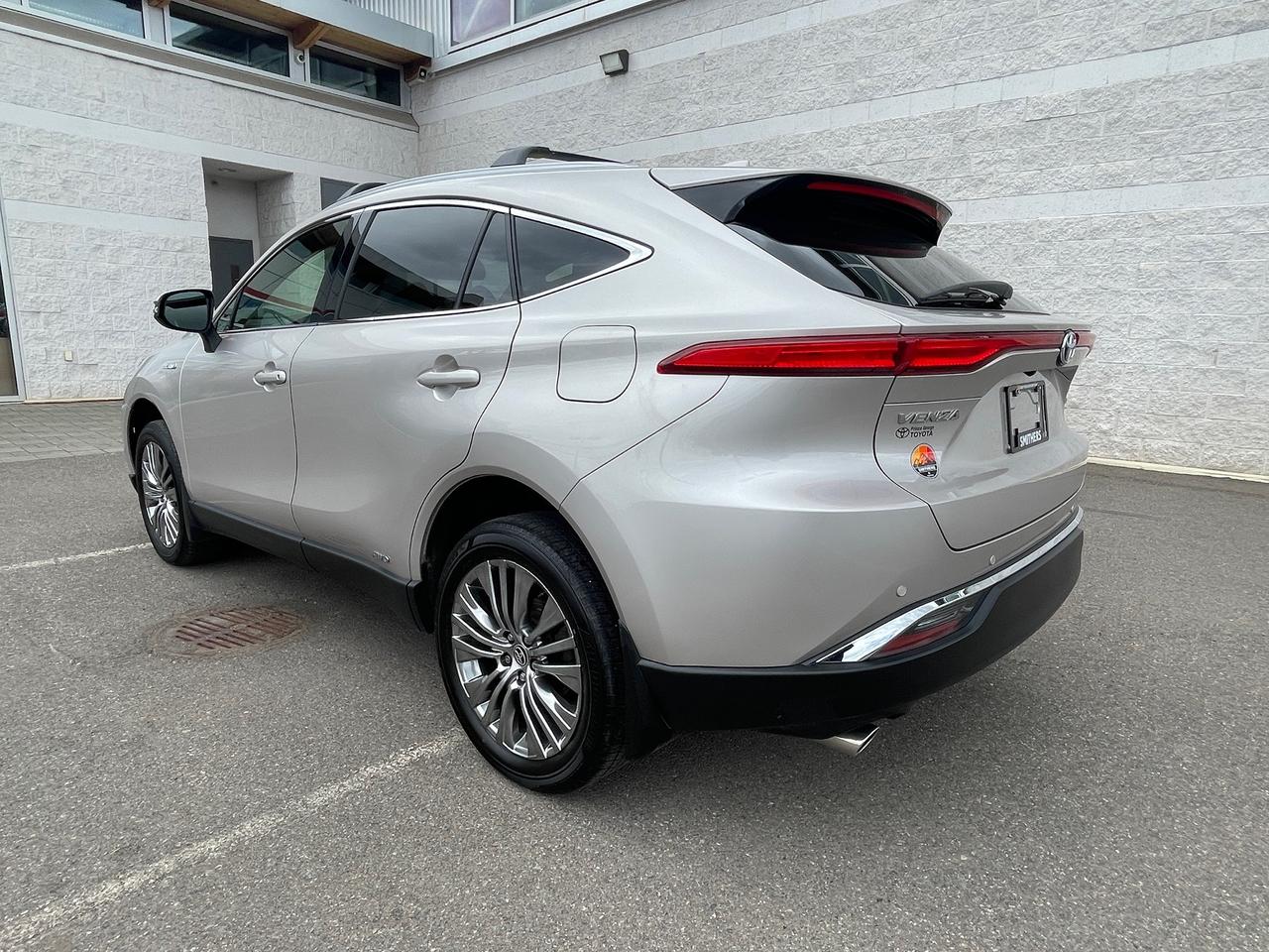2021 Toyota Venza XLE Photo4