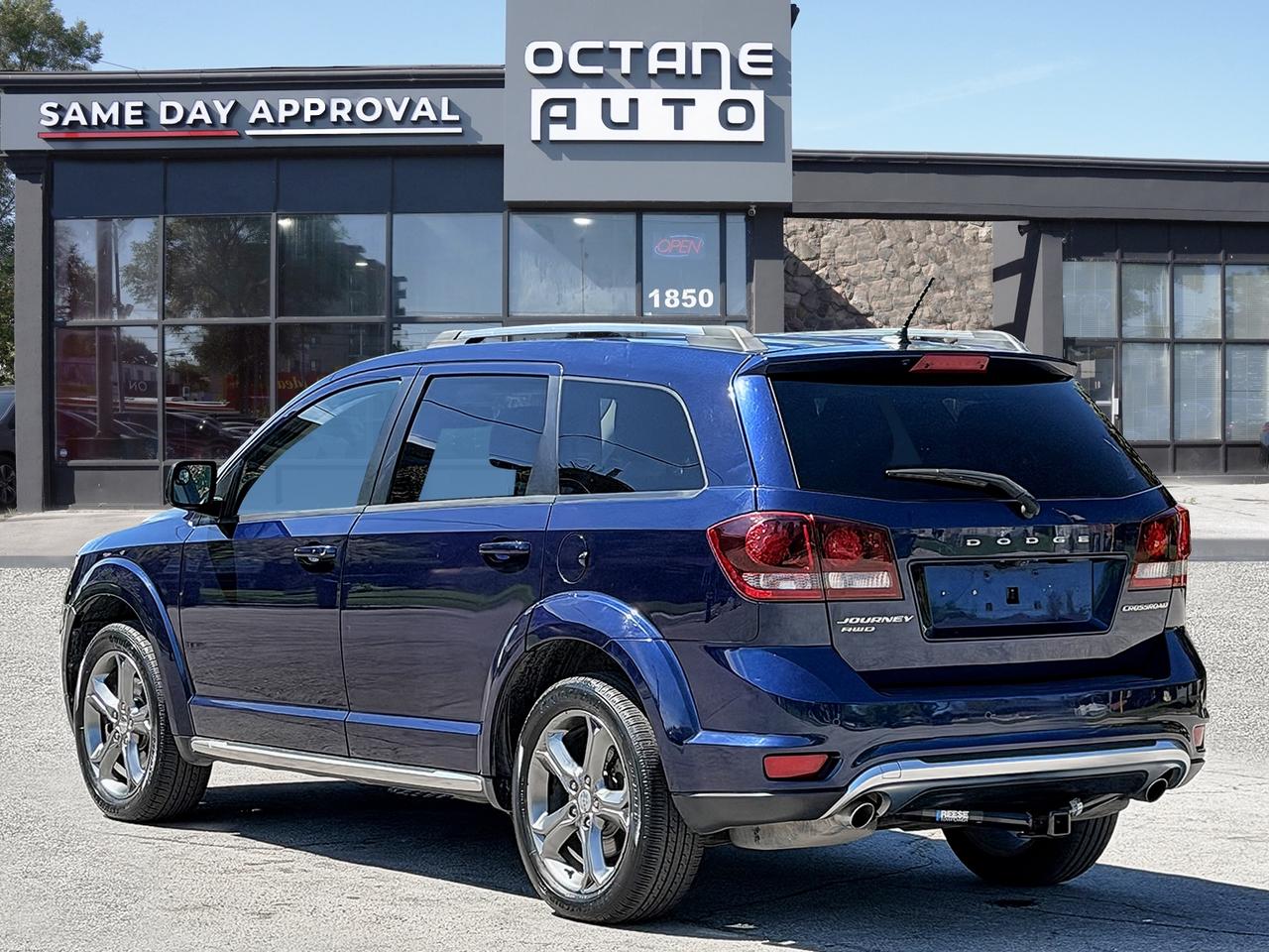 2017 Dodge Journey AWD 4DR CROSSROAD Photo3