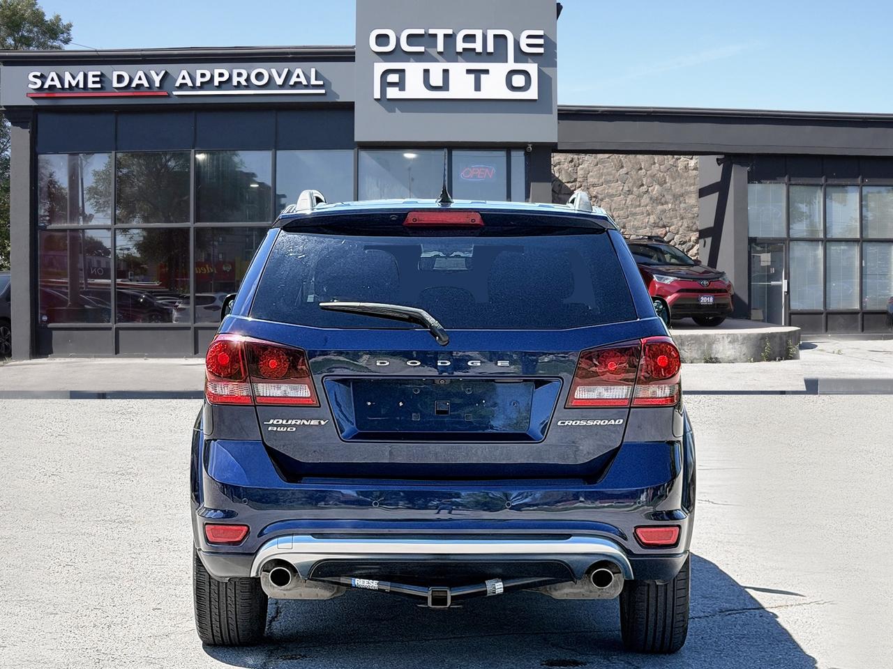 2017 Dodge Journey AWD 4DR CROSSROAD Photo4