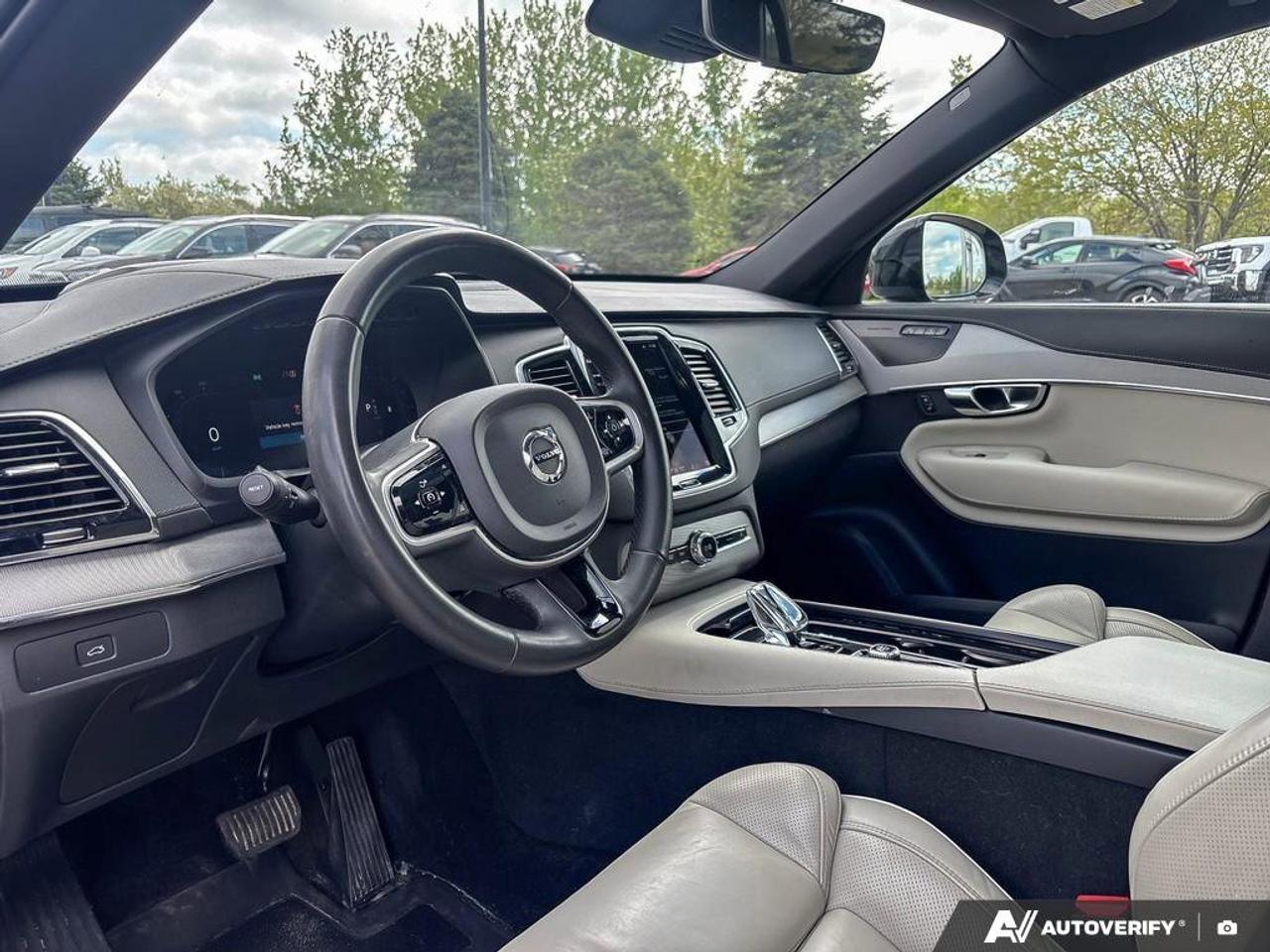 2023 Volvo XC90 Ultimate Dark Theme | Panoramic Sunroof | Leather Photo