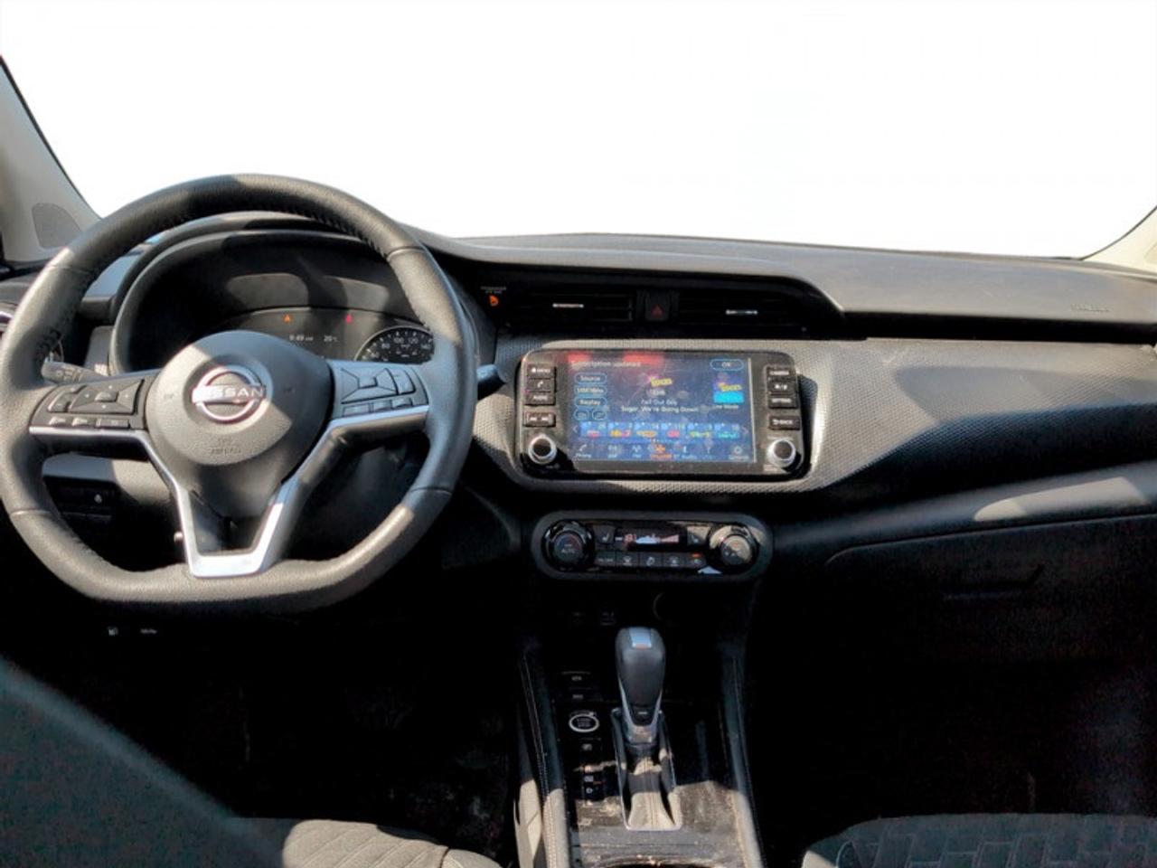2025 Nissan Kicks Play SV Photo