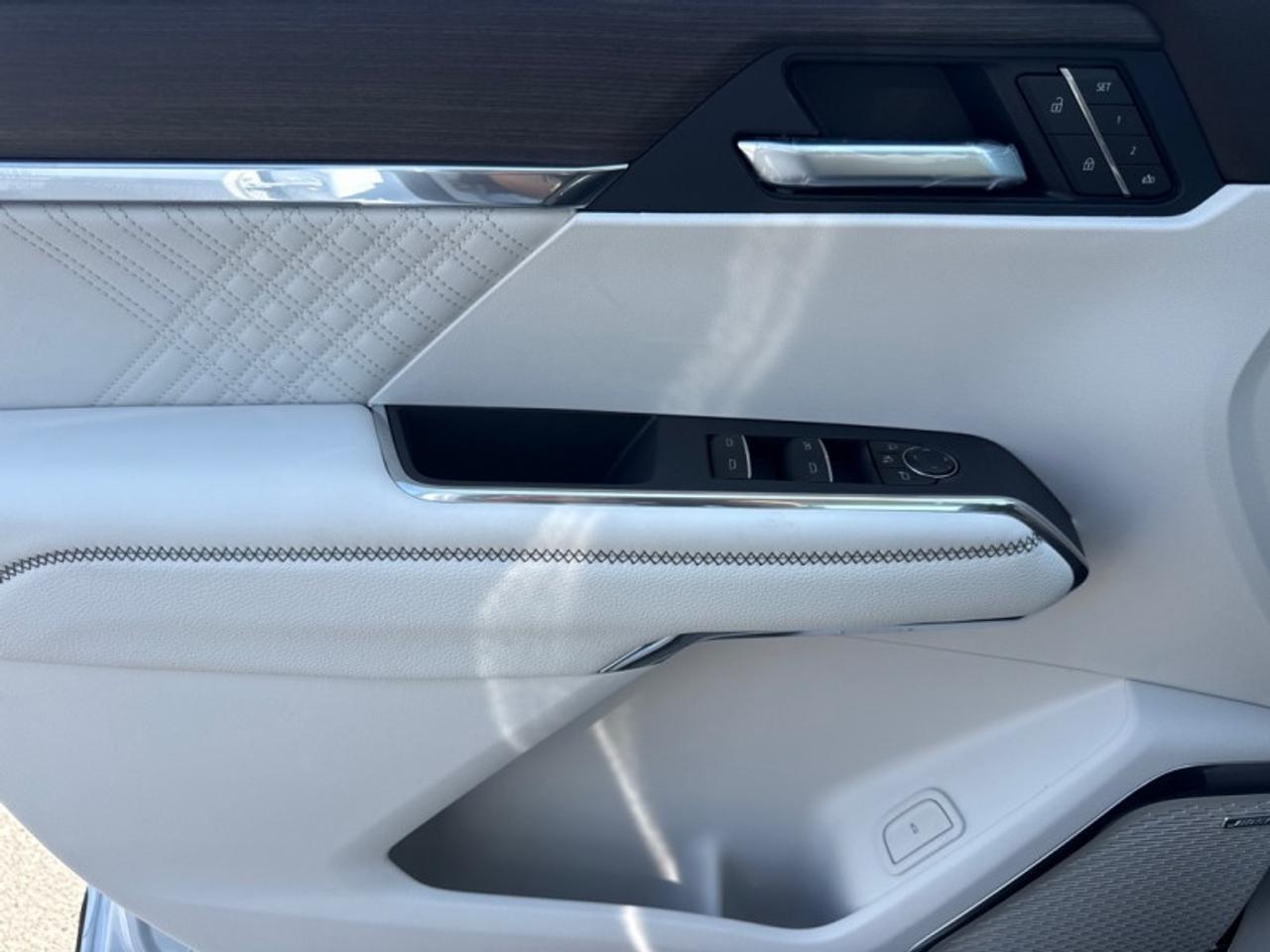 2026 GMC Acadia Denali  - Luxury Package -  Sunroof Photo