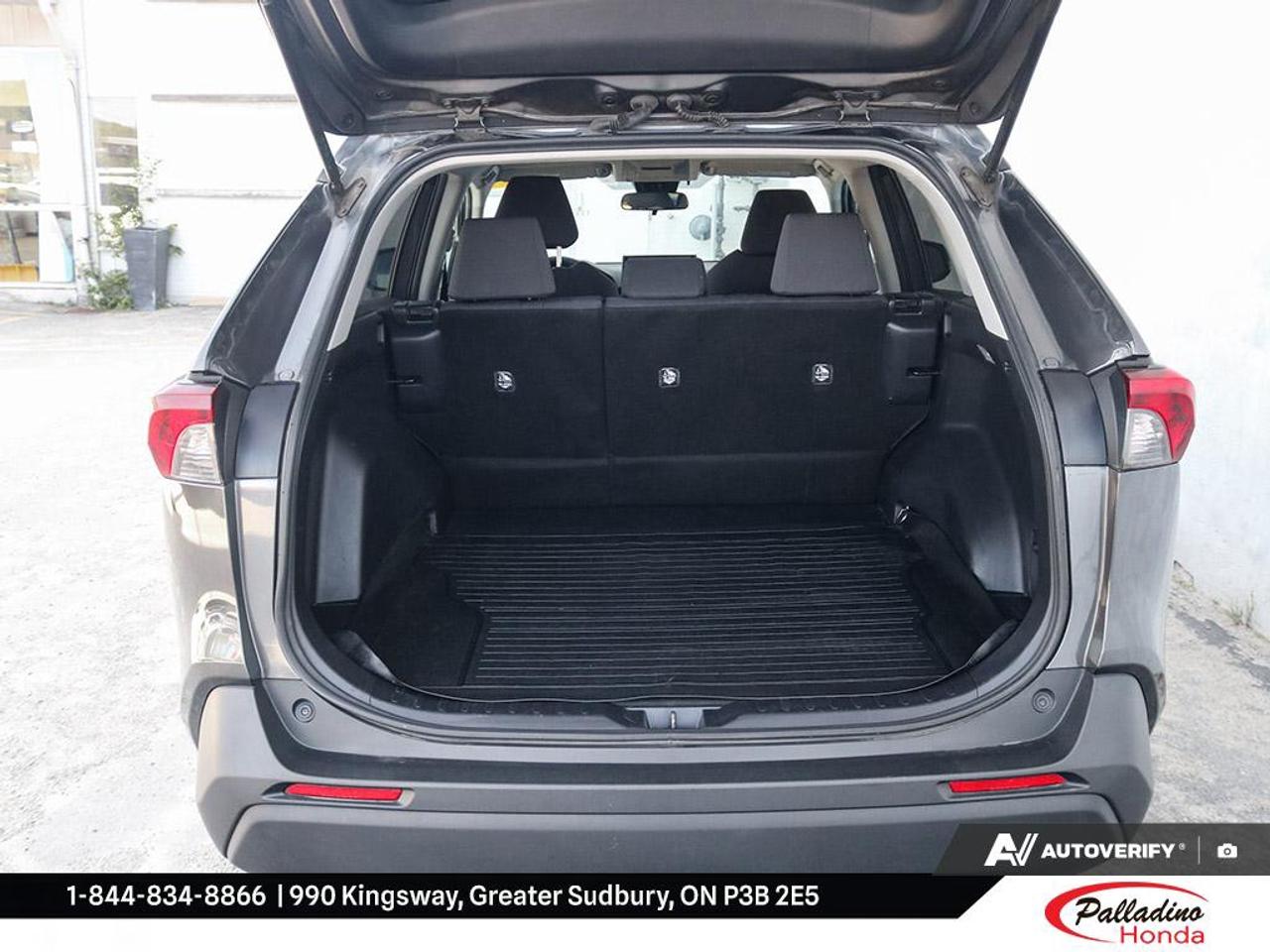 2019 Toyota RAV4 LE Photo