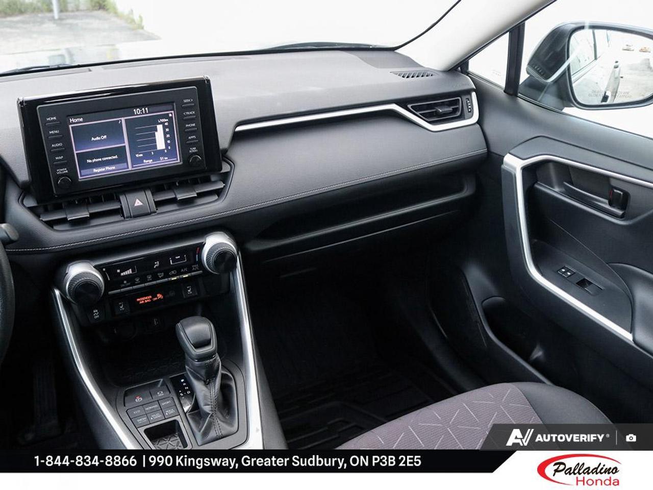 2019 Toyota RAV4 LE Photo