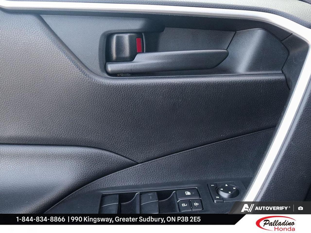 2019 Toyota RAV4 LE Photo